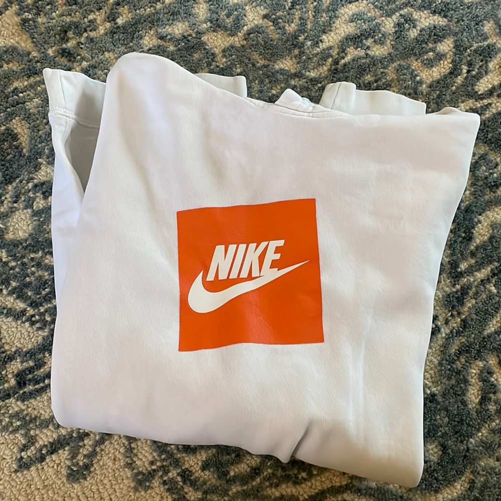 Nike men’s hoodie large